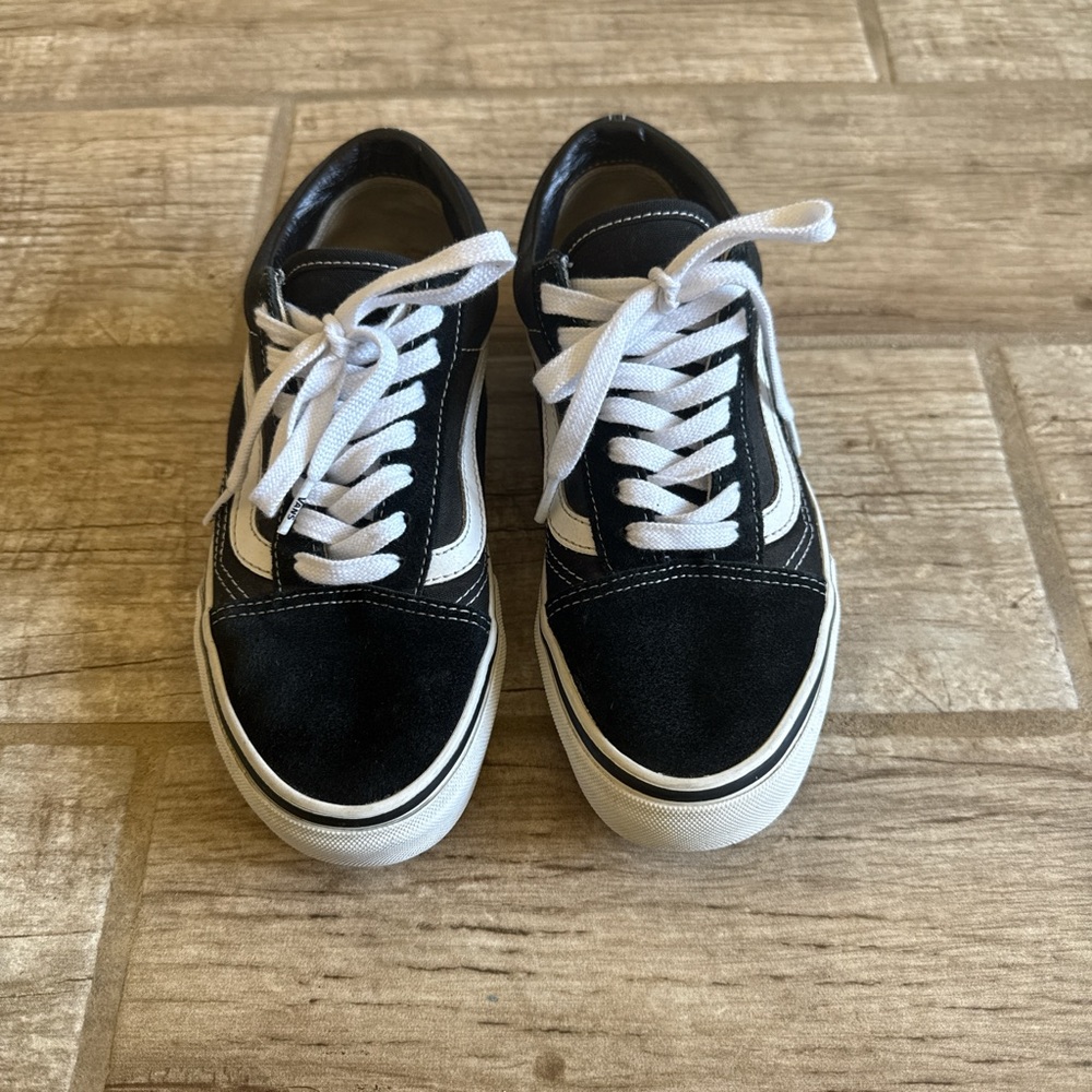 Vans Men's Classic Black and White Sneakers